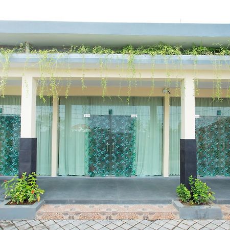 V Canggu Dormitory エクステリア 写真