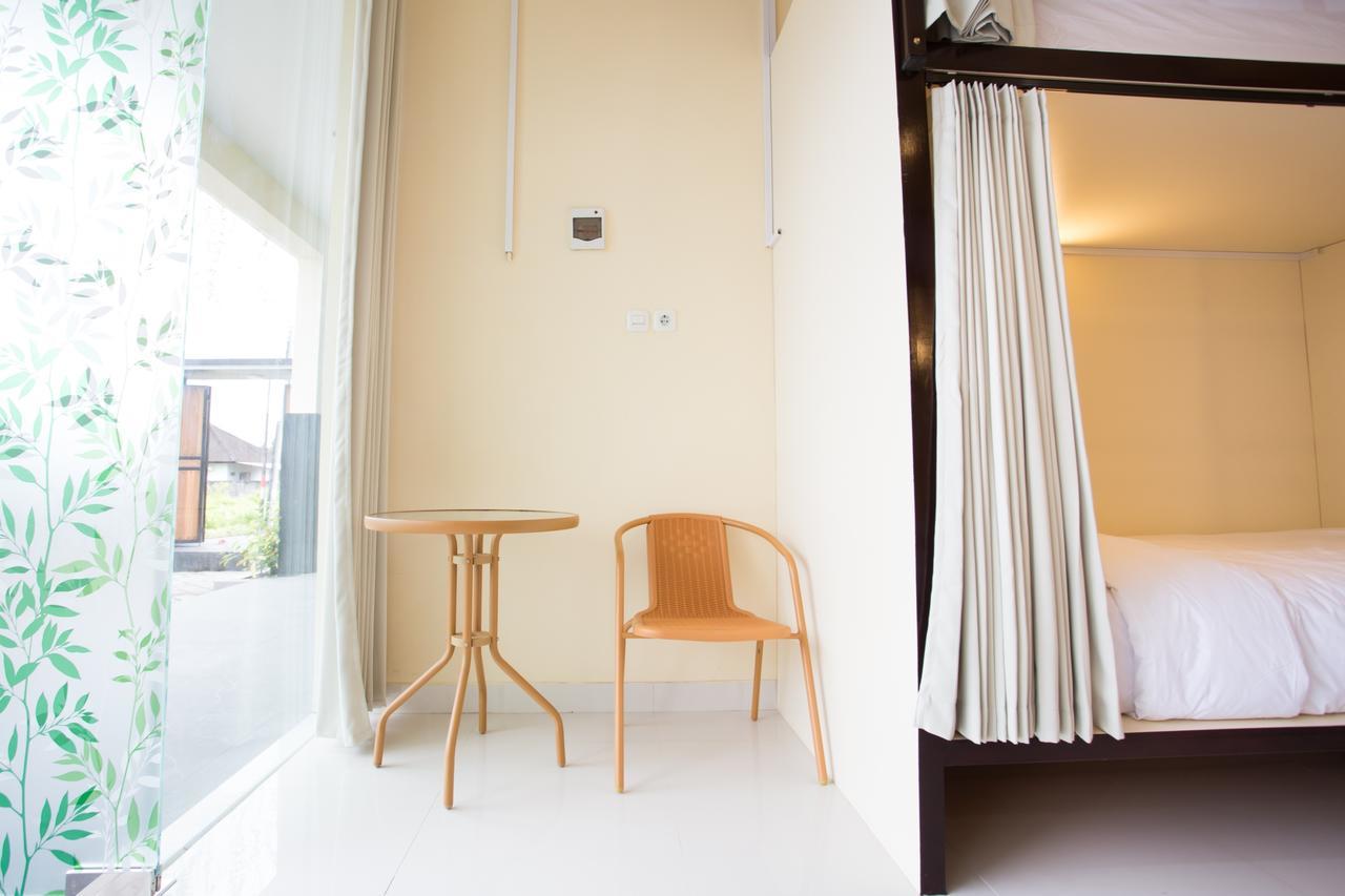 V Canggu Dormitory エクステリア 写真