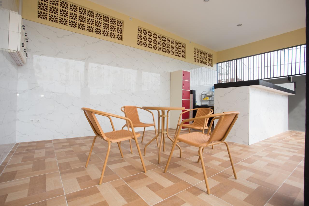V Canggu Dormitory エクステリア 写真