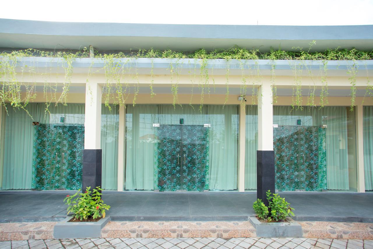 V Canggu Dormitory エクステリア 写真
