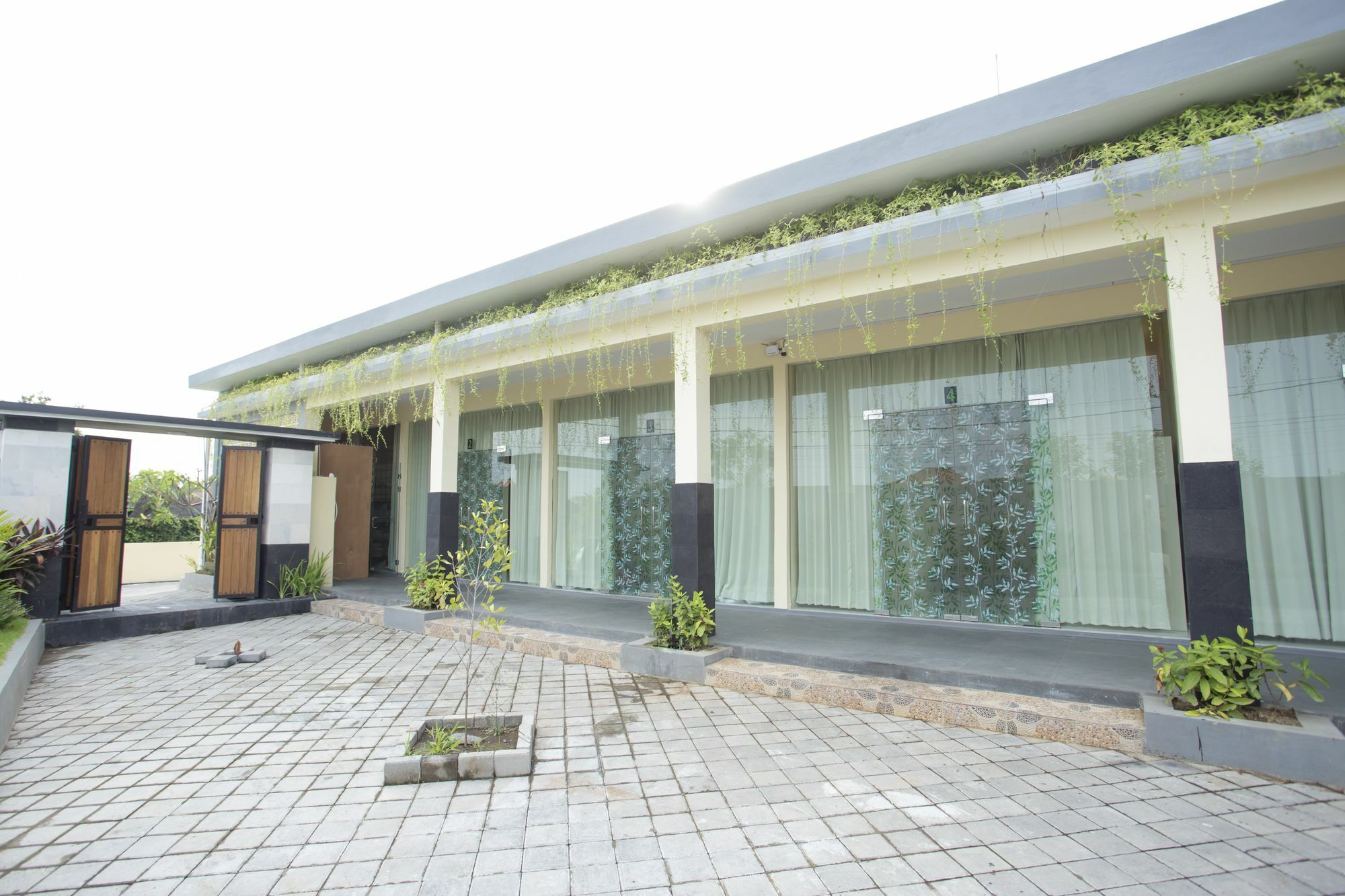 V Canggu Dormitory エクステリア 写真